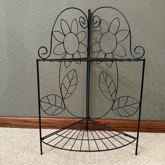 Elegant Black Metal Floral Corner Shelf - Picture 1 of 10